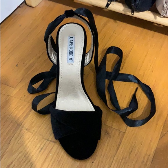 Cape Robbin Shoes - NWT Cute Black Heels